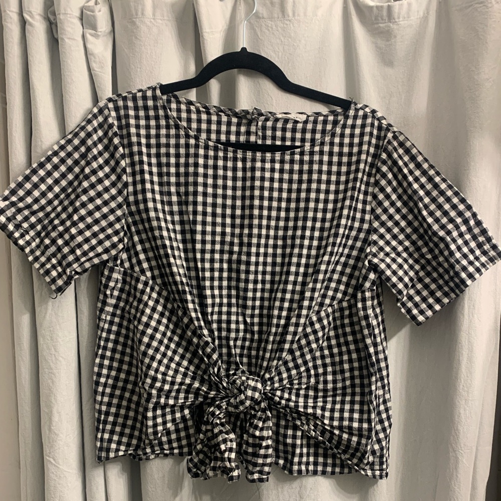 Gingham front-tie shirt